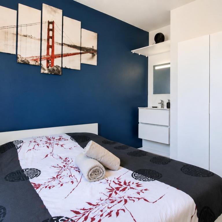 Le Smart & Cosy - Location Logement Entier - 2 Chambres - Parking Gratuit autour de la coproriété -- Wifi Fibre -Gare à 20 min - Apartment mit 2 Schlafzimmern - 3