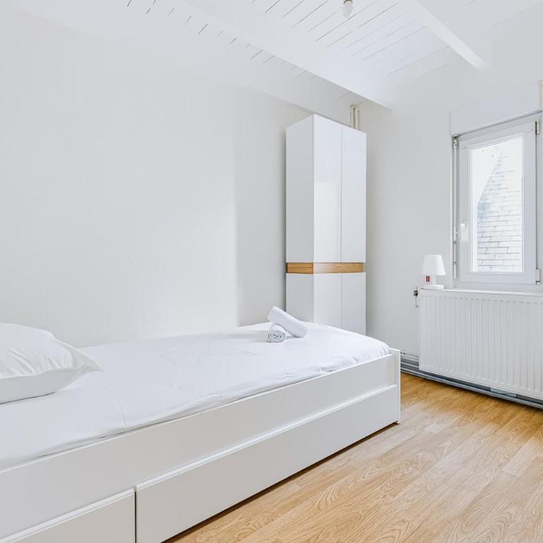 Les Retrouvailles - Centre Ville - Très Calme - Four-Bedroom House - 6