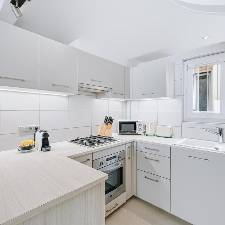 Les Retrouvailles - Centre Ville - Très Calme - Four-Bedroom House - 10
