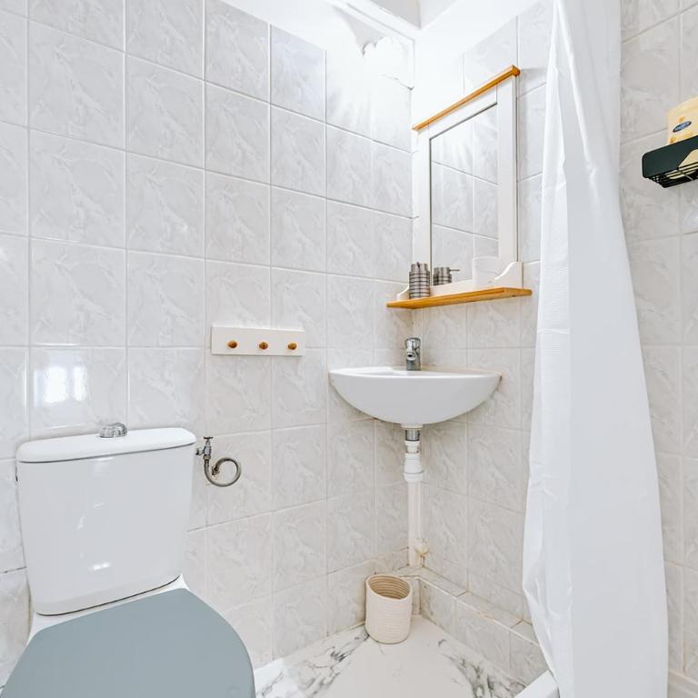 Les Retrouvailles - Centre Ville - Très Calme - Four-Bedroom House - 11
