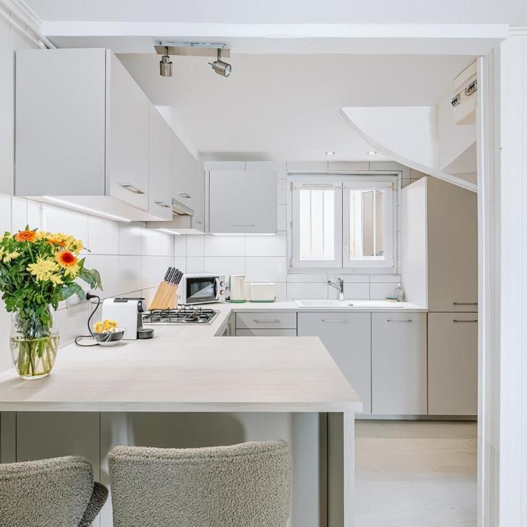 Les Retrouvailles - Centre Ville - Très Calme - Four-Bedroom House - 12