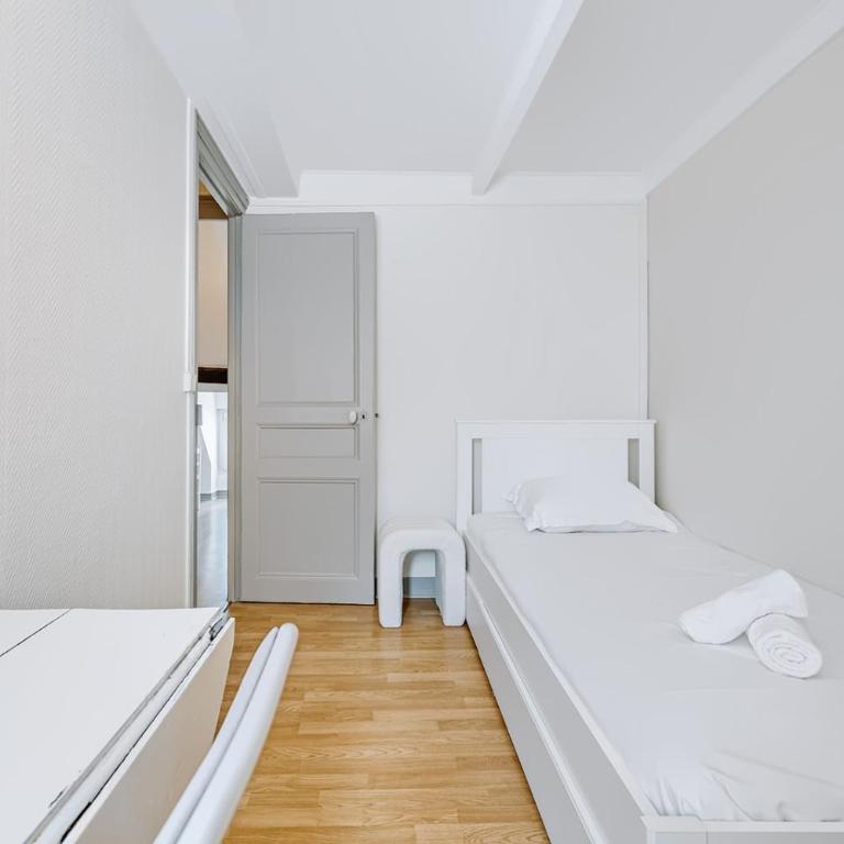 Les Retrouvailles - Centre Ville - Très Calme - Four-Bedroom House - 15