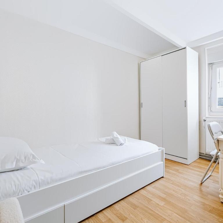 Les Retrouvailles - Centre Ville - Très Calme - Four-Bedroom House - 16