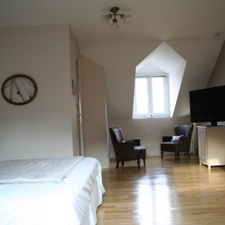 Chambres d'hôtes Le Clos d'Hauteville - Double Room (or Twin on request) with Private Bathroom - 2