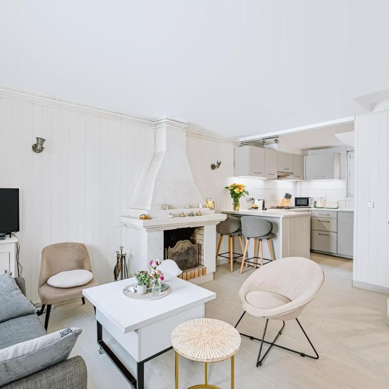 Les Retrouvailles - Centre Ville - Très Calme - Four-Bedroom House - 20