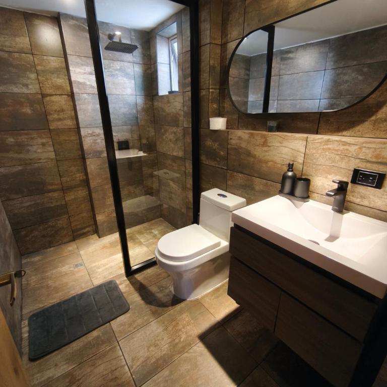 Bright 3BR Oasis 500Mbps WiFi & 24 7 Security - Three-Bedroom Apartment - 2