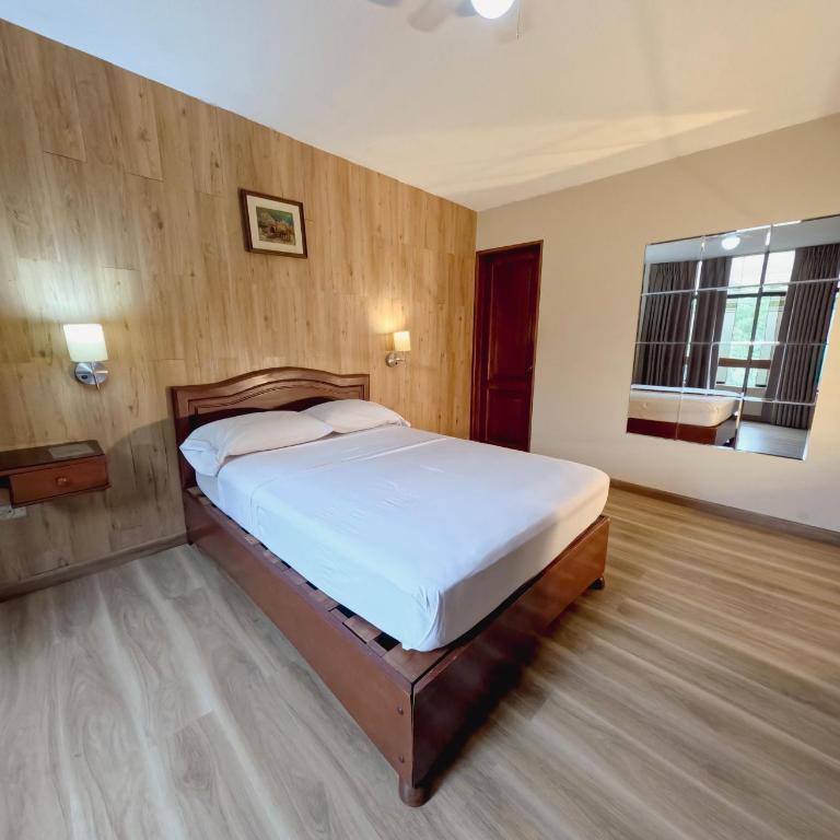 Hotel Asturias Inn - Double Room - 7