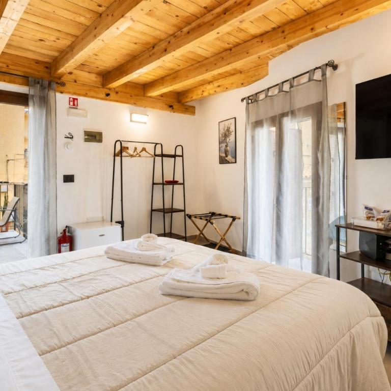 La carbonaia rooms in Agrigento - Deluxe Double Room with Balcony - 13
