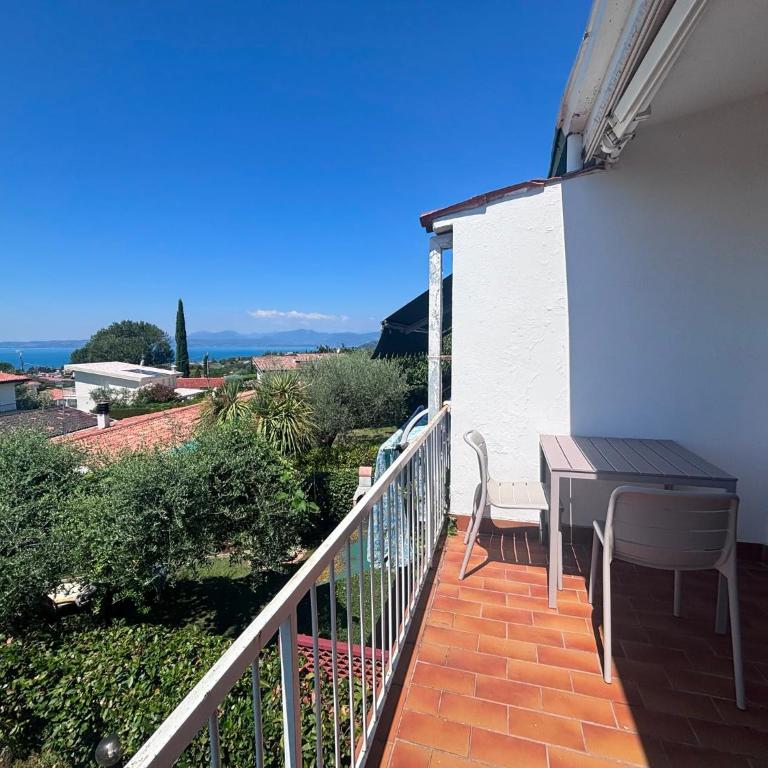 Ferdrago - Balcone vista lago con Parcheggio coperto - Apartamento de 1 dormitorio - 2