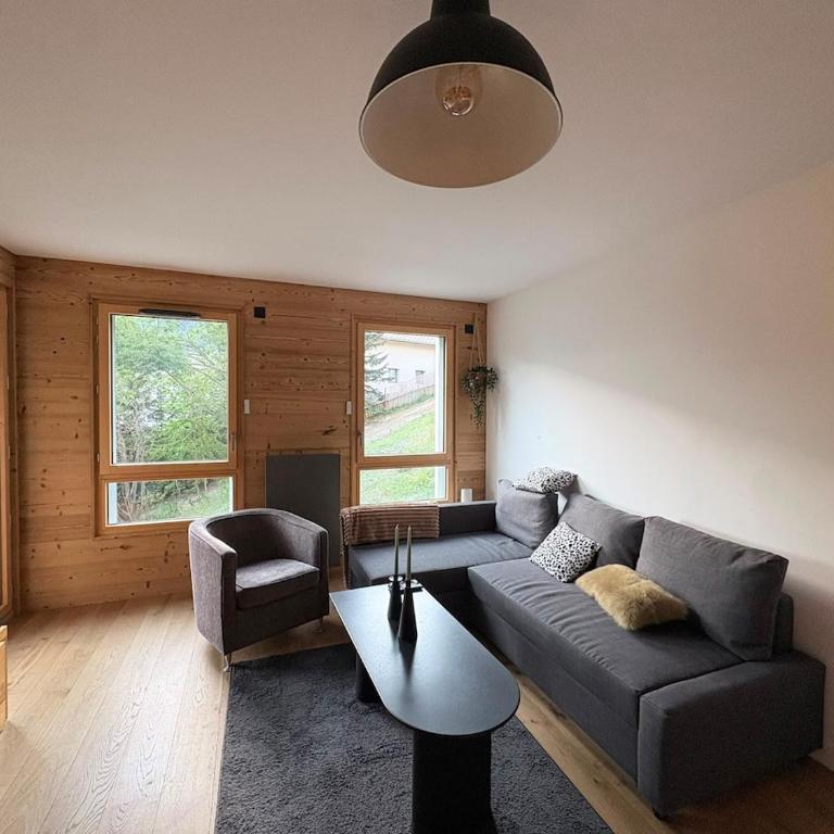 Appartement for 6 to 8 people - Three-Bedroom Apartment with Balcony - 1