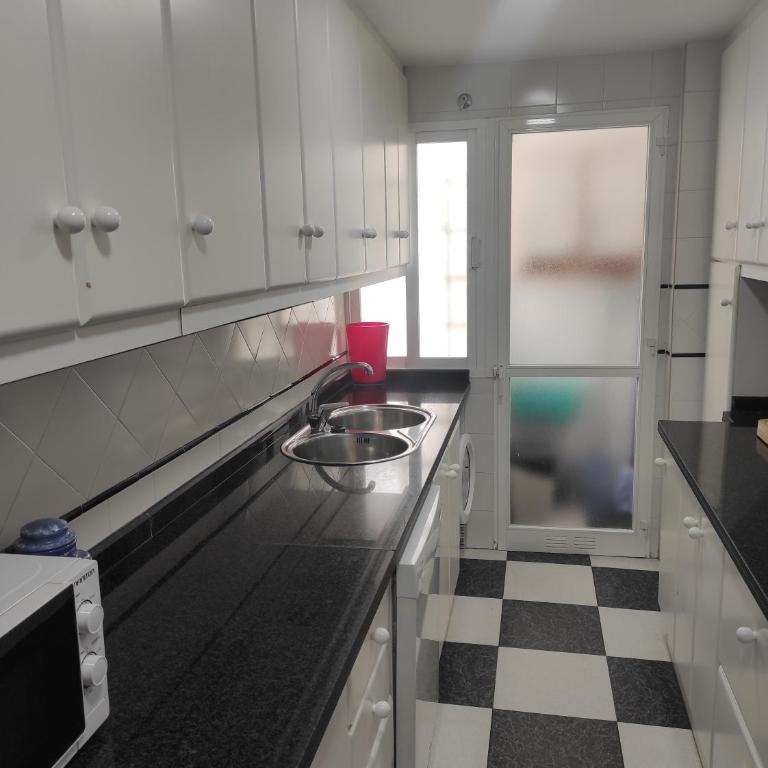 Casa soleada a escasos metros del mar - Apartamento de 3 dormitorios - 7