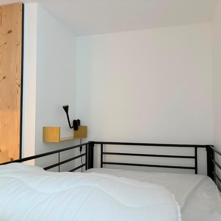 Appartement for 6 to 8 people - Three-Bedroom Apartment with Balcony - 3