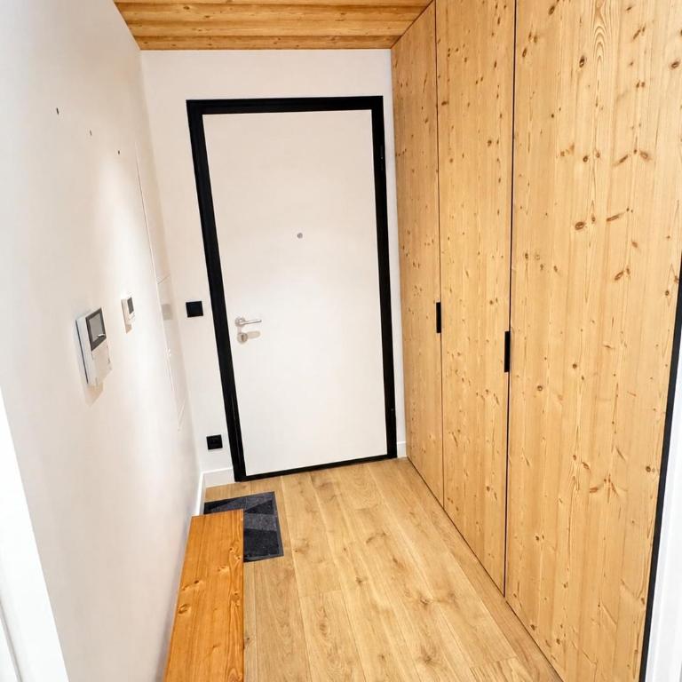 Appartement for 6 to 8 people - Three-Bedroom Apartment with Balcony - 8