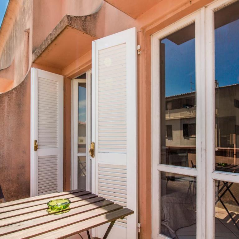 GuestHost - Palau Comfy Flat with Balcony - Appartamento con 2 Camere da Letto - 3