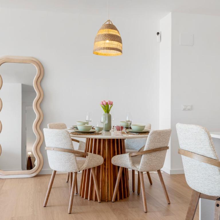Casa Luna - Two-Bedroom Apartment with Balcony and Sea View - 4