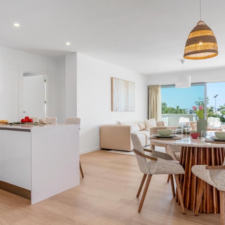 Casa Luna - Two-Bedroom Apartment with Balcony and Sea View - 17