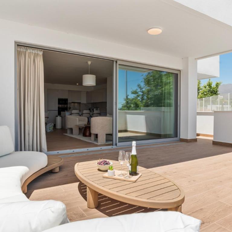 Casa Luna - Two-Bedroom Apartment with Balcony and Sea View - 21