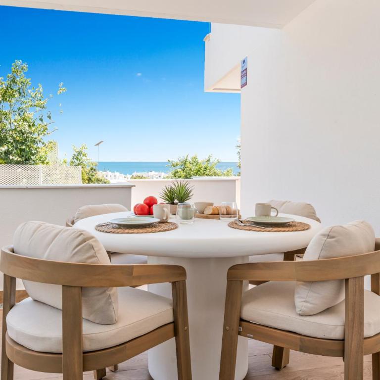 Casa Luna - Two-Bedroom Apartment with Balcony and Sea View - 25