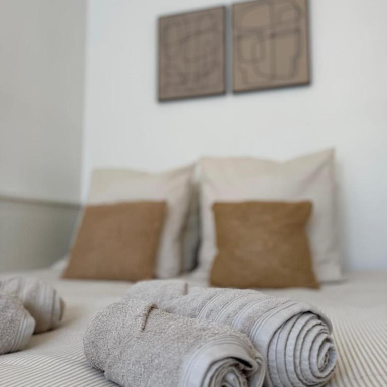 Casa Reina -Cozy & Bright - Close to center - Two-Bedroom Apartment - 16