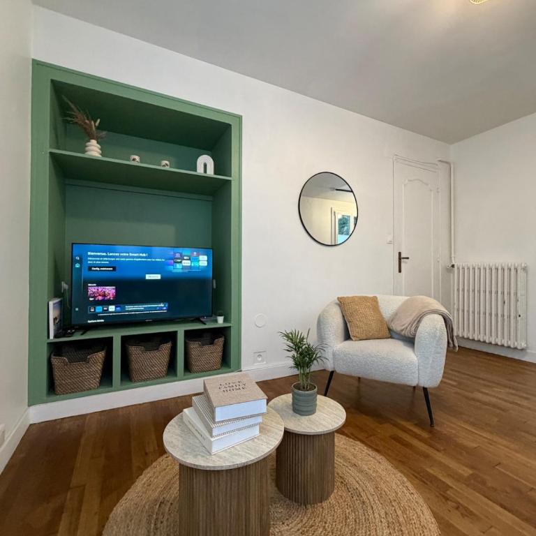 Casa Reina -Cozy & Bright - Close to center - Two-Bedroom Apartment - 18