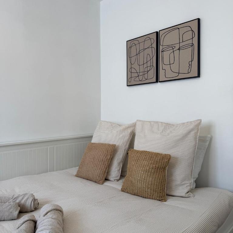 Casa Reina -Cozy & Bright - Close to center - Two-Bedroom Apartment - 19