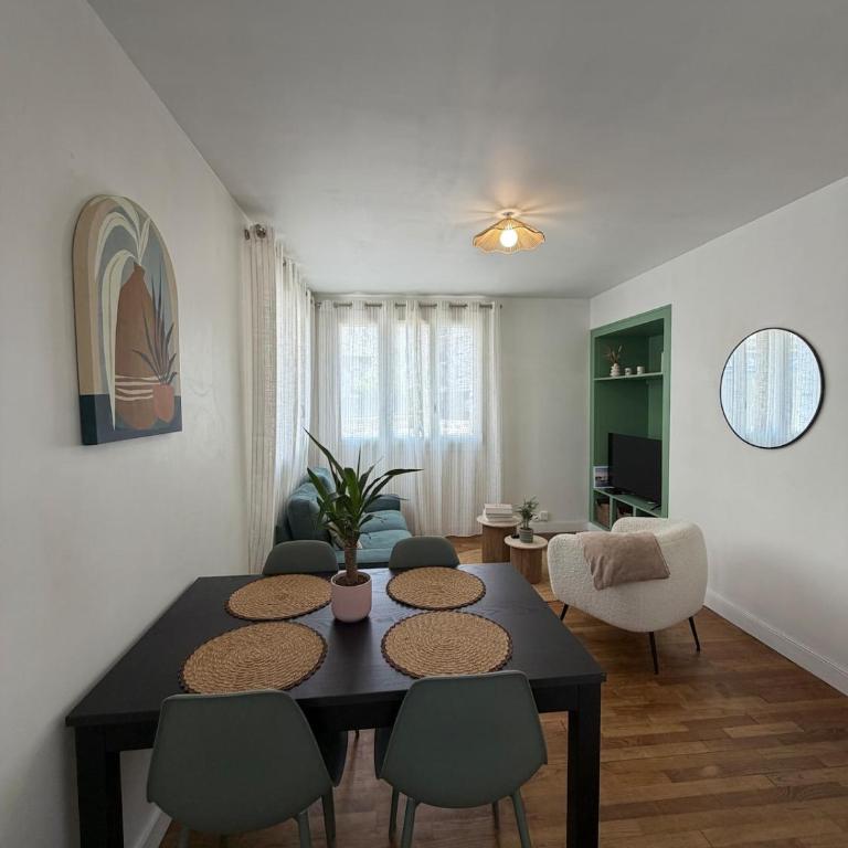 Casa Reina -Cozy & Bright - Close to center - Two-Bedroom Apartment - 28