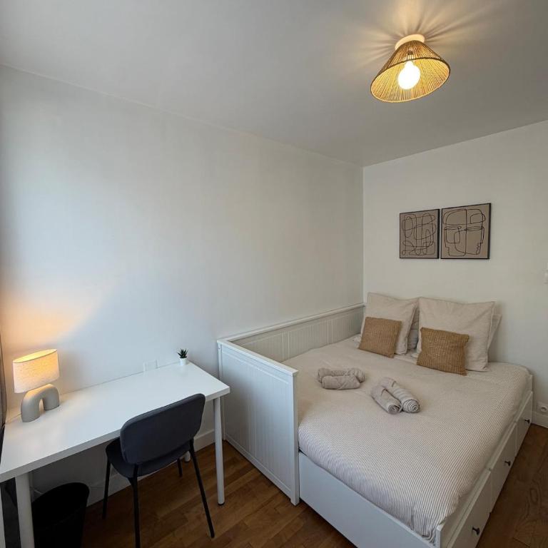 Casa Reina -Cozy & Bright - Close to center - Two-Bedroom Apartment - 30