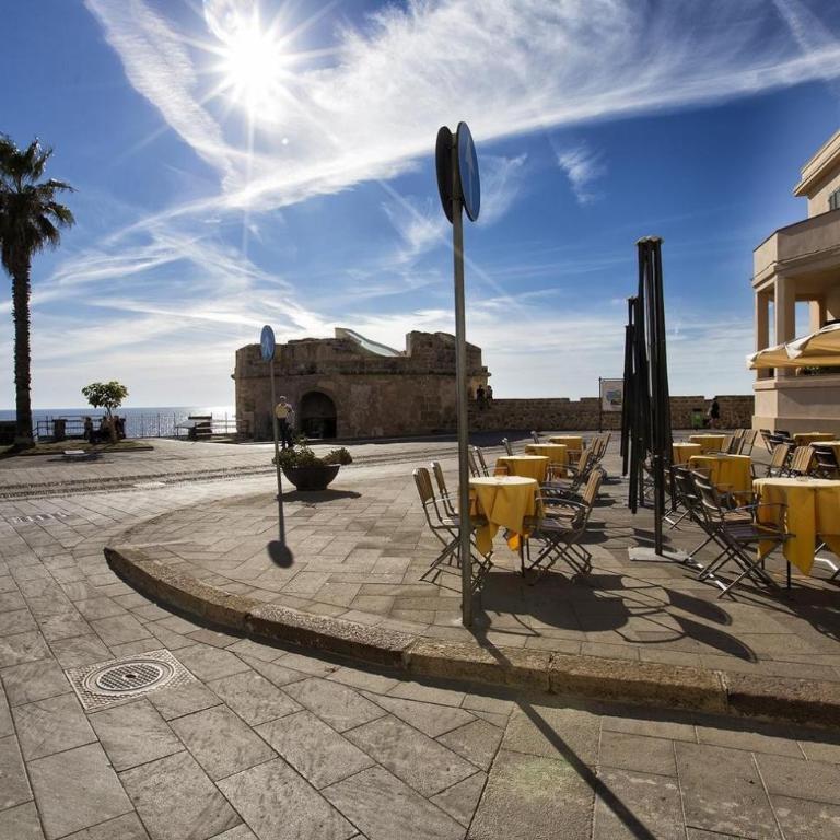 Alghero Old Town Gem - Emerald top - Appartamento Deluxe con 2 Camere da Letto e Vista Giardino - 21