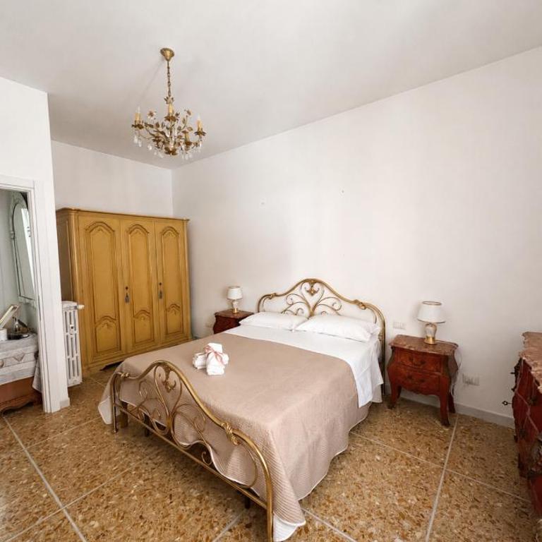 BonaSera Roma Vatican Rooms - Camera Matrimoniale con Bagno Privato - 3
