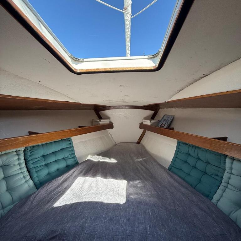 Fully equipped sailing boat & exploring zodiac - Mobile Home - 4