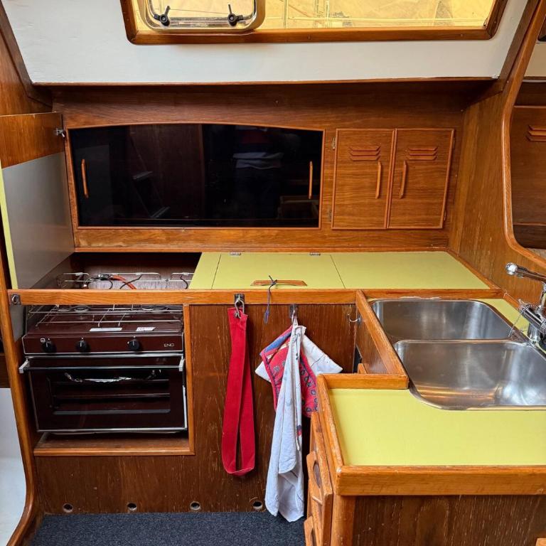 Fully equipped sailing boat & exploring zodiac - Mobile Home - 19