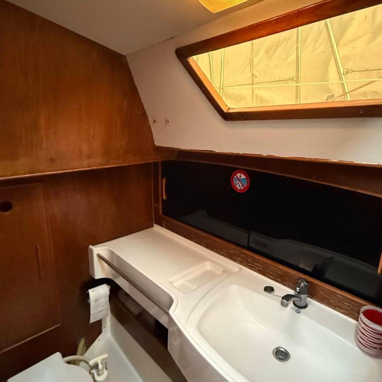 Fully equipped sailing boat & exploring zodiac - Mobile Home - 20