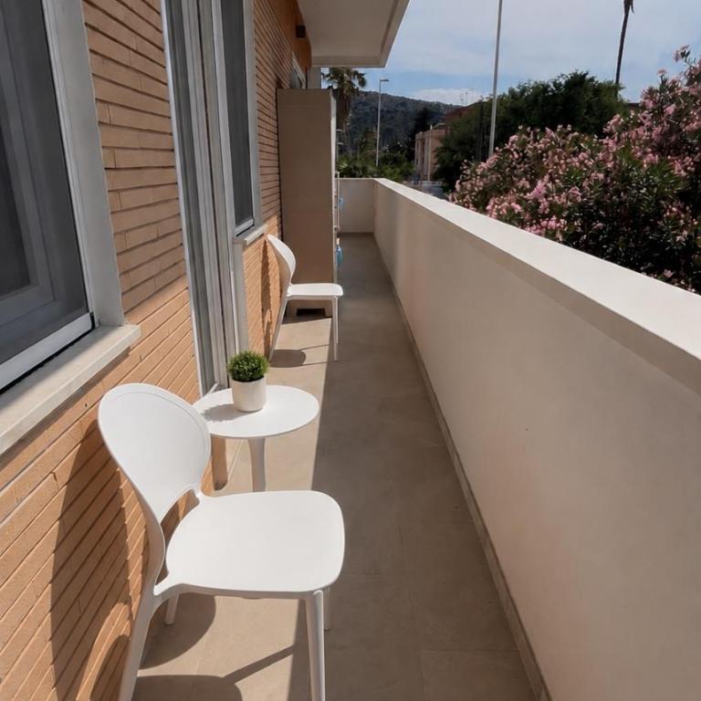 Suite Beach Apartments Cagliari - Two-Bedroom Deluxe Apartment with Balcony - 6