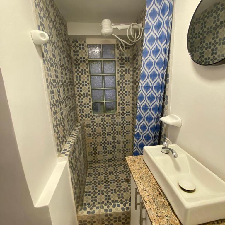 Nice mini suite, quiet and central - One-Bedroom Apartment - 6