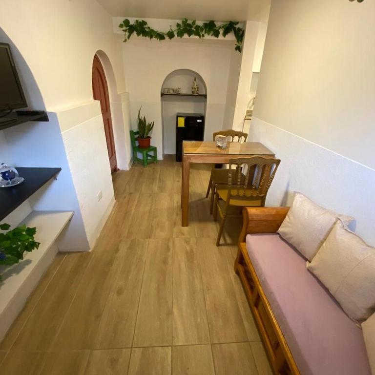 Nice mini suite, quiet and central - One-Bedroom Apartment - 8
