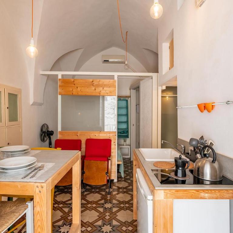 Rentbeat Collection 2 Ostuni Historic Center - Appartamento con 2 Camere da Letto - 1