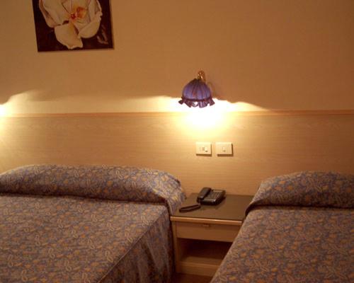 Hotel Beau Sejour - Camera Budget Matrimoniale/Doppia con Letti Singoli - 4