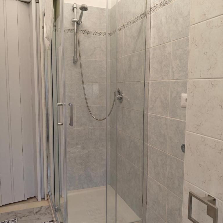 Aurarooms18 - Appartamento con 2 Camere da Letto - 9