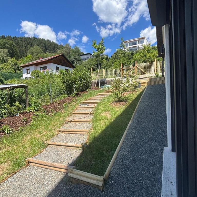 Idyllische Urlaubswohnung - Hausetage - mit Garten und Terrasse - Apartment mit 3 Schlafzimmern - 28