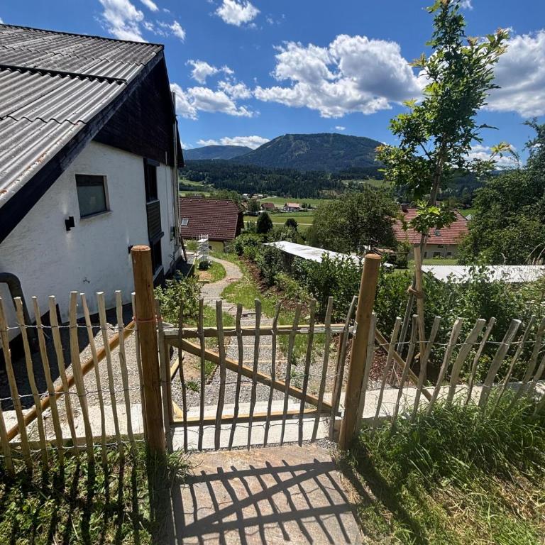 Idyllische Urlaubswohnung - Hausetage - mit Garten und Terrasse - Apartment mit 3 Schlafzimmern - 27