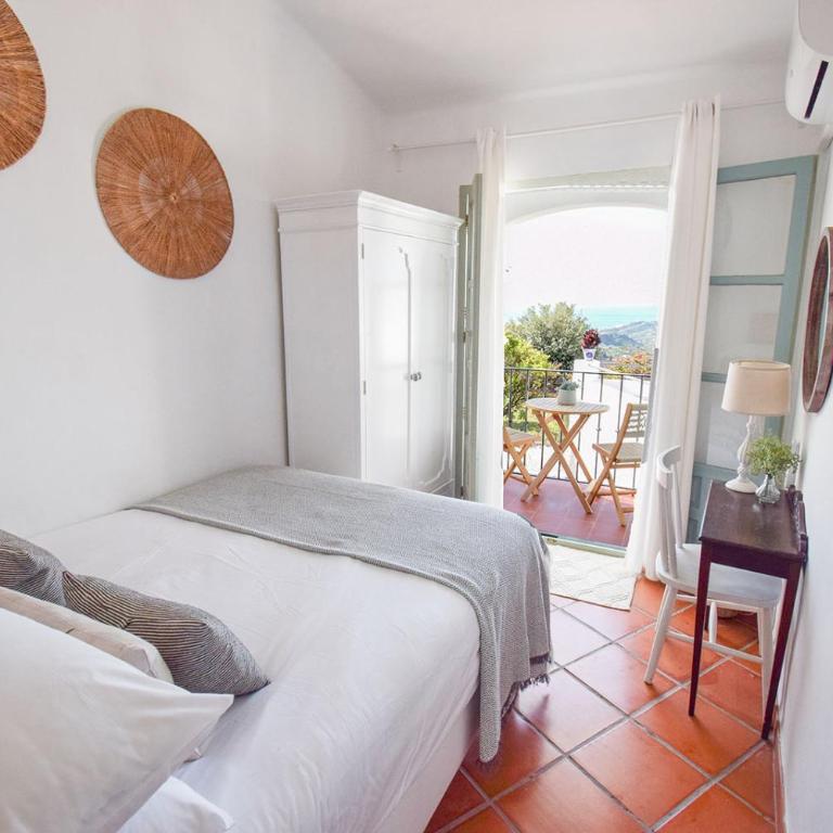 Calle Alta 37, Frigiliana Luxury 3 bedroom center Townhouse with large terrace and sea views HansOnHoliday Rentals - Casa de 3 dormitorios - 28