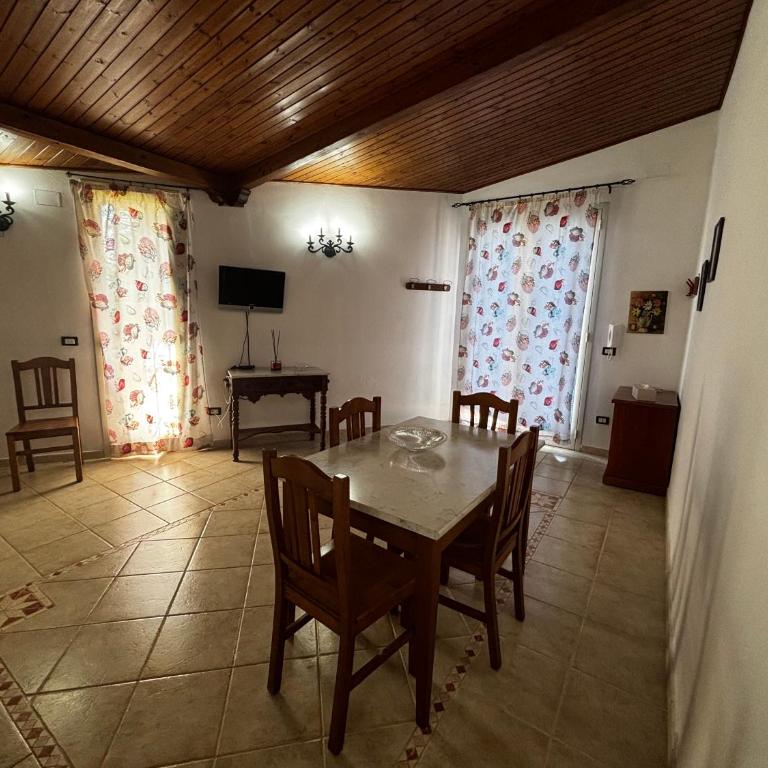 Zeus Depandance in Villa con piscina - Casa con 2 Camere da Letto - 23