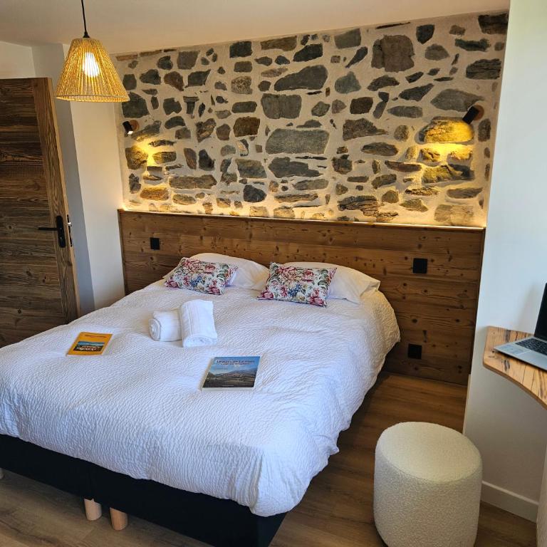 Maison Serrioux - Chambre Double ou Lits Jumeaux avec Salle de Bains Privative - 1