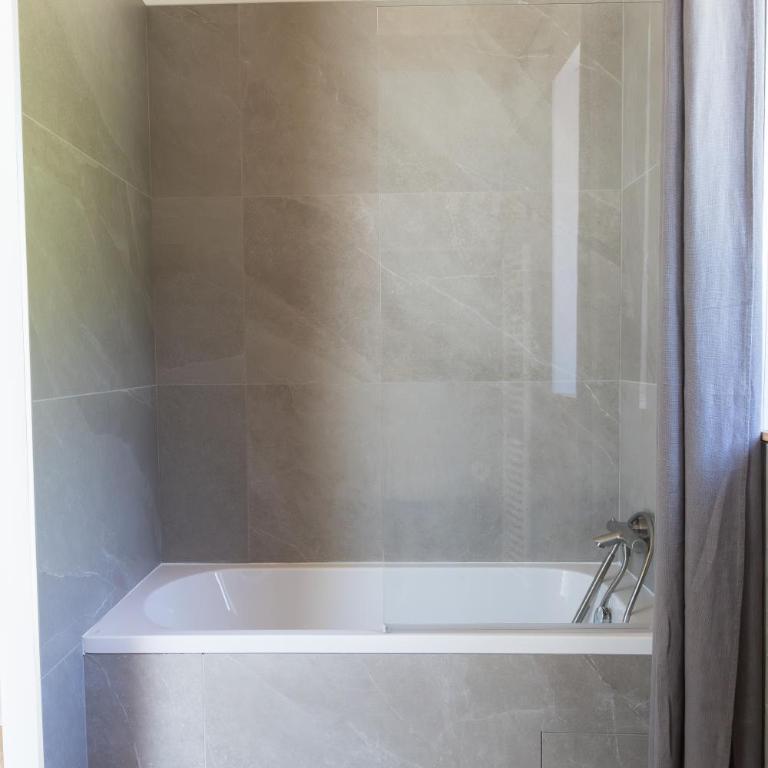 Maison Serrioux - Chambre Double ou Lits Jumeaux Deluxe - Vue sur Montagne - 5