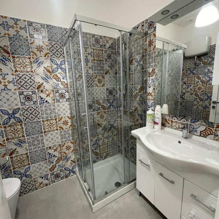 Alexander Apartment - Camera Matrimoniale con Bagno Privato Esterno - 9