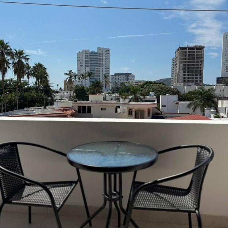 Depa A unas calles de la Playa y Zona Dorada ByGPS - Apartamento - 32
