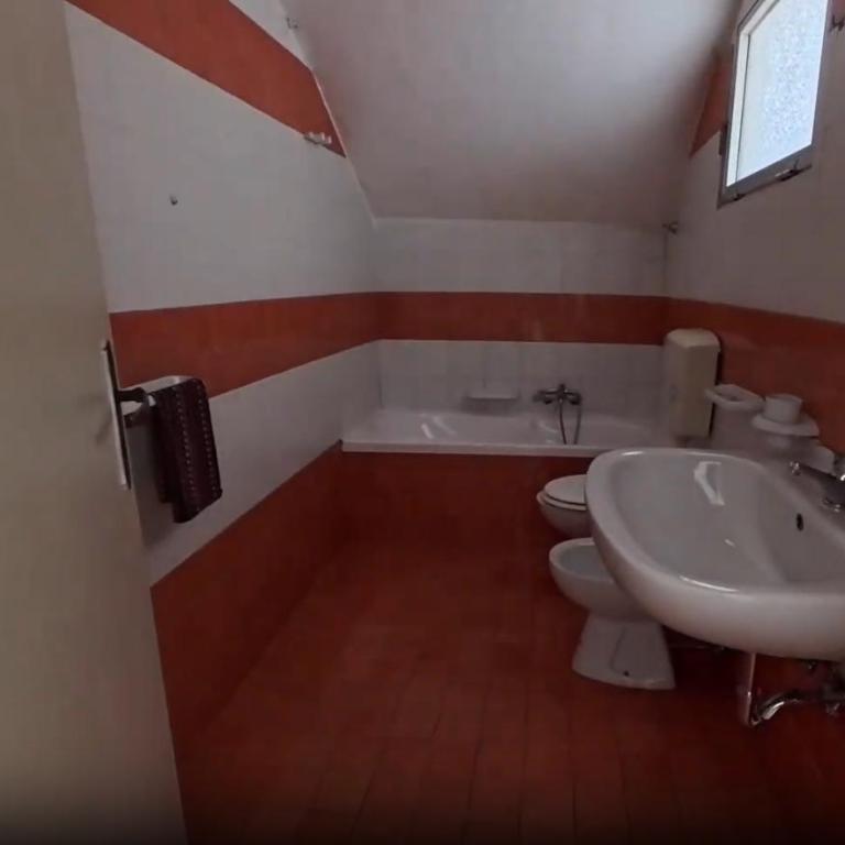 Sea Breeze Apartments - One-Bedroom Apartment - 2