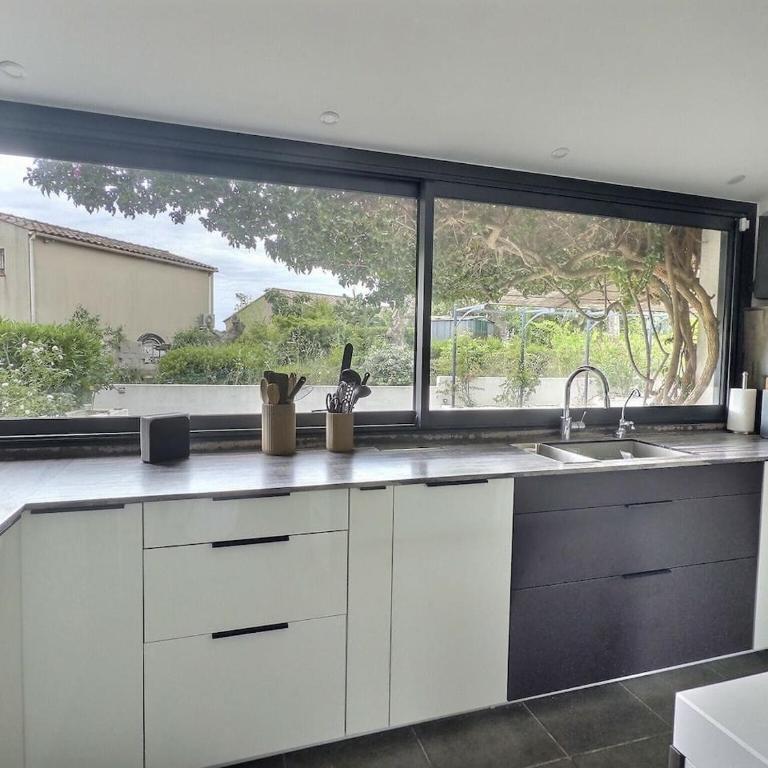Maison Blanche Valcros - Six-Bedroom House - 48