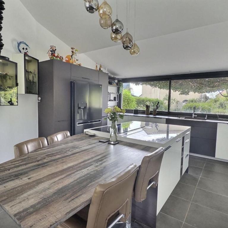 Maison Blanche Valcros - Six-Bedroom House - 50