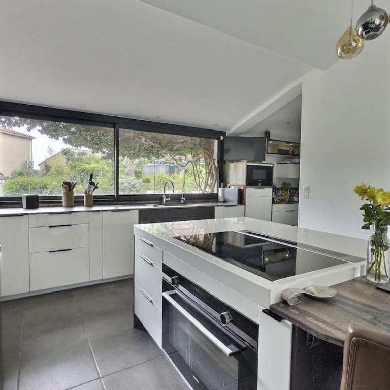 Maison Blanche Valcros - Six-Bedroom House - 45